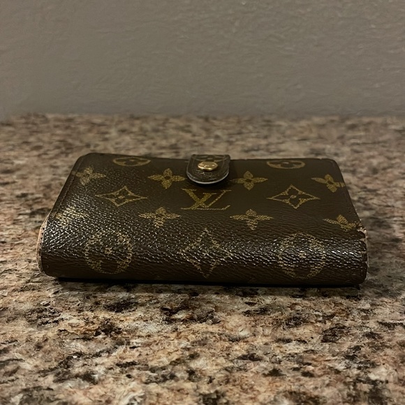 Authentic LV Wallet - Picture 5 of 11